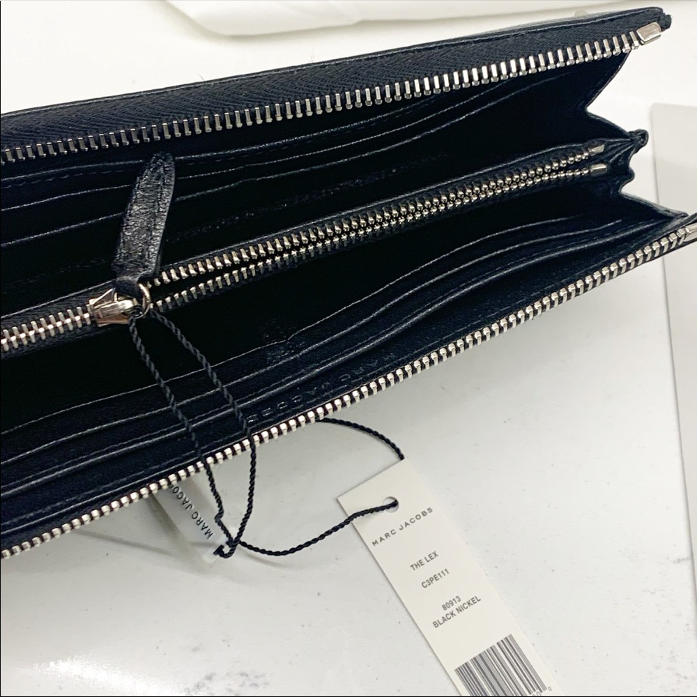 Marc Jacobs “The Lex” Leather Wallet - Picture 9 of 9